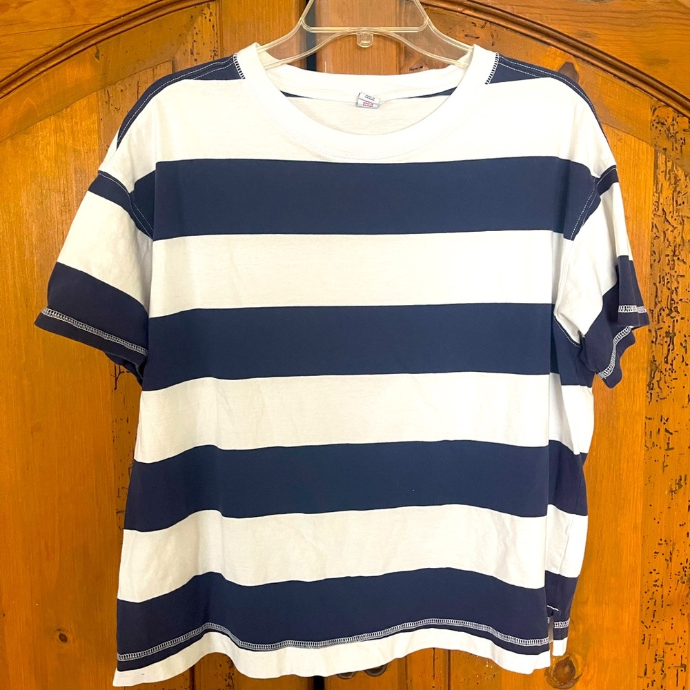 Old navy tee